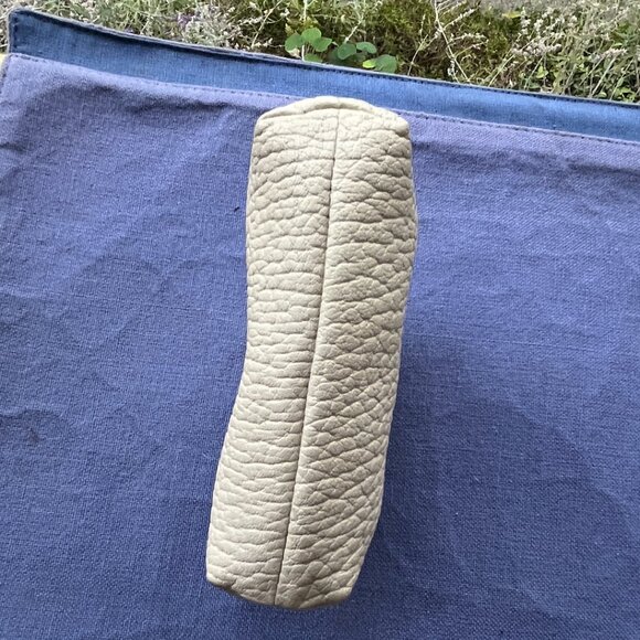 Dooney & Bourke Vintage Small All Ivory Pebbled Kisslock Coin Purse Pouch Wallet - Picture 3 of 5